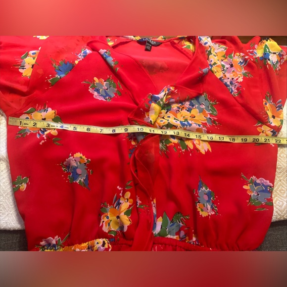 Lauren Ralph Lauren Peplum Top Black Label size XL tropical red floral vneck - Picture 9 of 11
